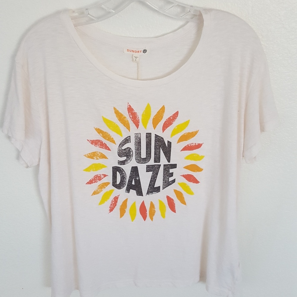 🚫SOLD🚫NWT Sundry Graphic T-shirt Size 1 Small
